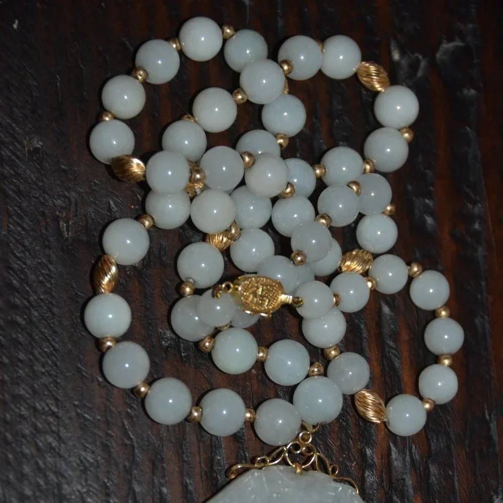 VINTAGE GUMPS GUMP'S CARVED JADE 